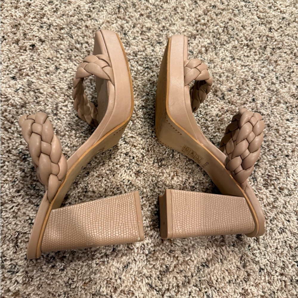 Dolce Vita Women’s Sandal - Picture 4 of 6
